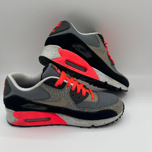 NIKE Air Max, Athletic Shoes, Size 8, Black & Pink - Picture 4 of 8